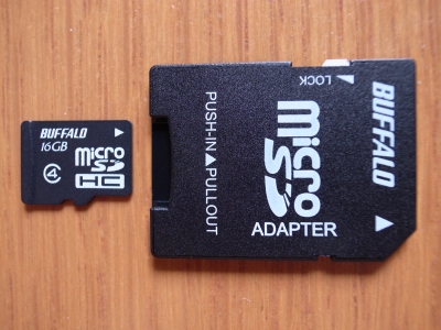 バッファロー microSDHCカード+アダプタ